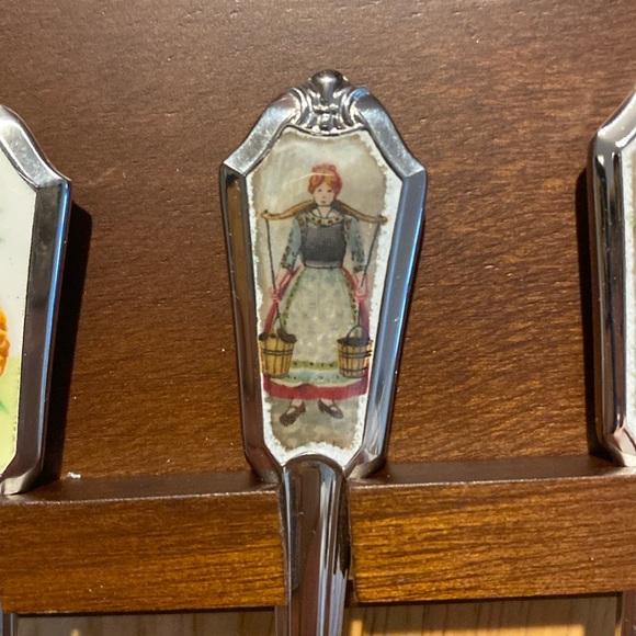 Vintage Avon Hospitality Spoon Rack and Spoon New in Box - Picture 4 of 6